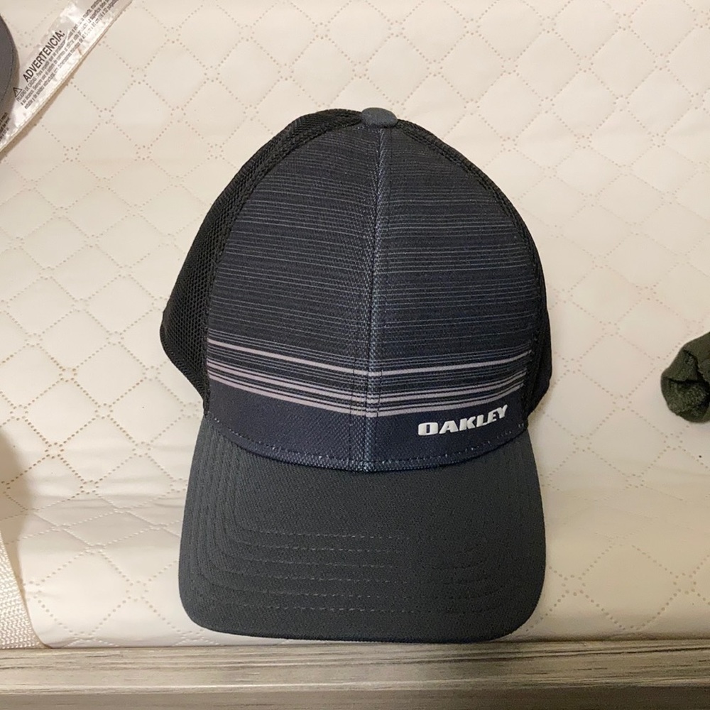 Oakley hat